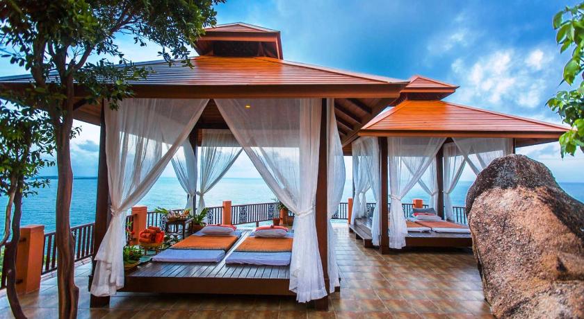 Island Luxe Glow at Coralcove Pavilion