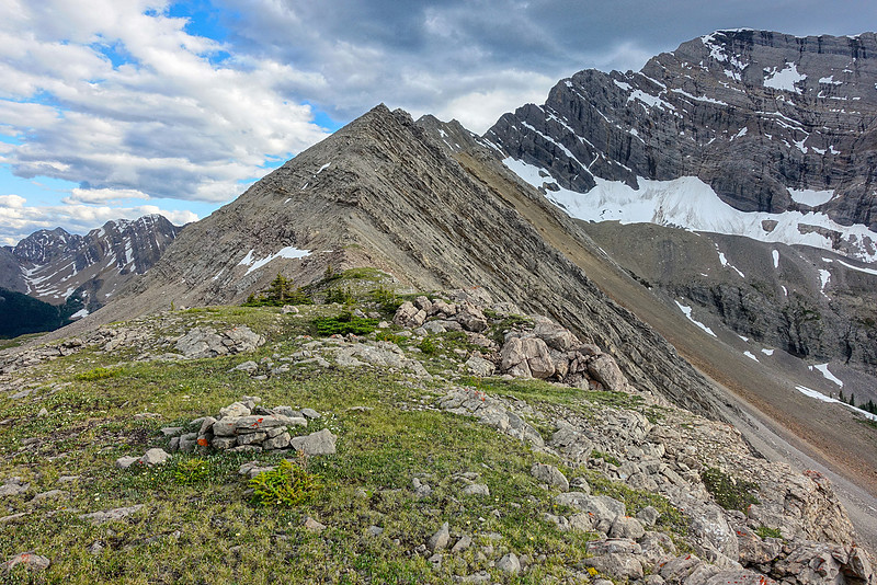 Mystic Horizon Retreats atop Opaline Ridge Summits