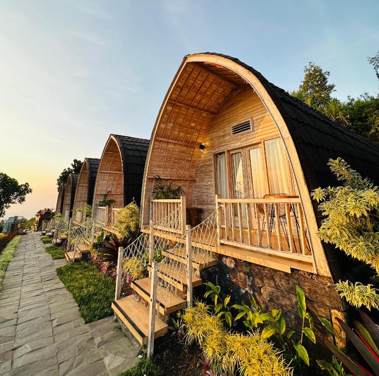 Regal Bloom Villas along Crimson River Paths